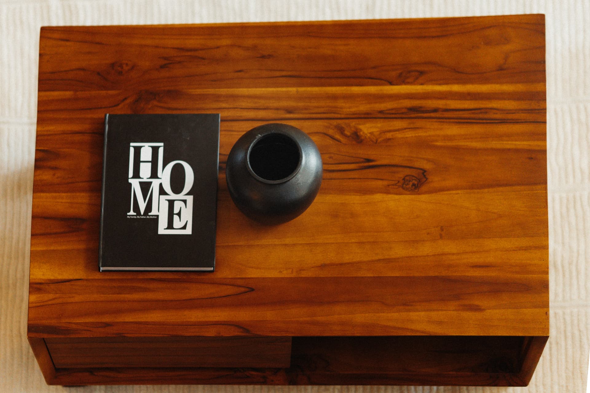 Coffee table detail in a Starico Residence living room